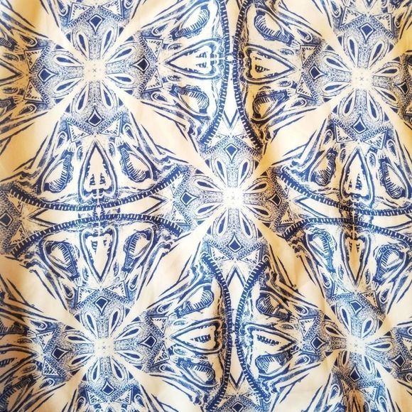 Willi Smith V-Neck Printed Fully Lined Tank - Picture 7 of 7